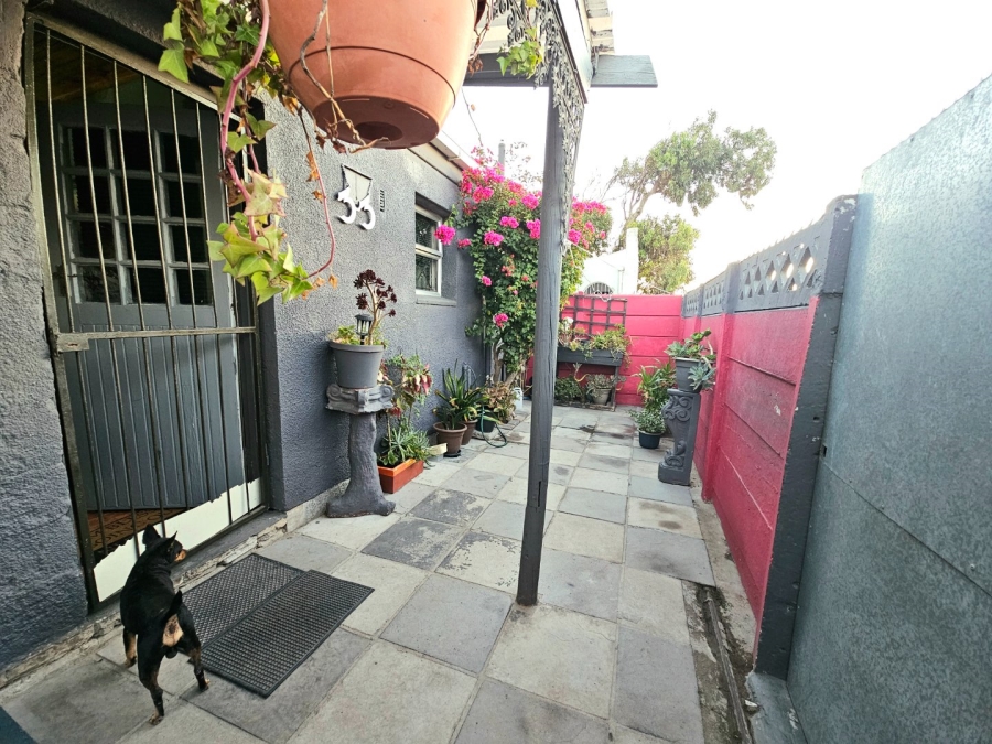  Bedroom Property for Sale in Rocklands Western Cape